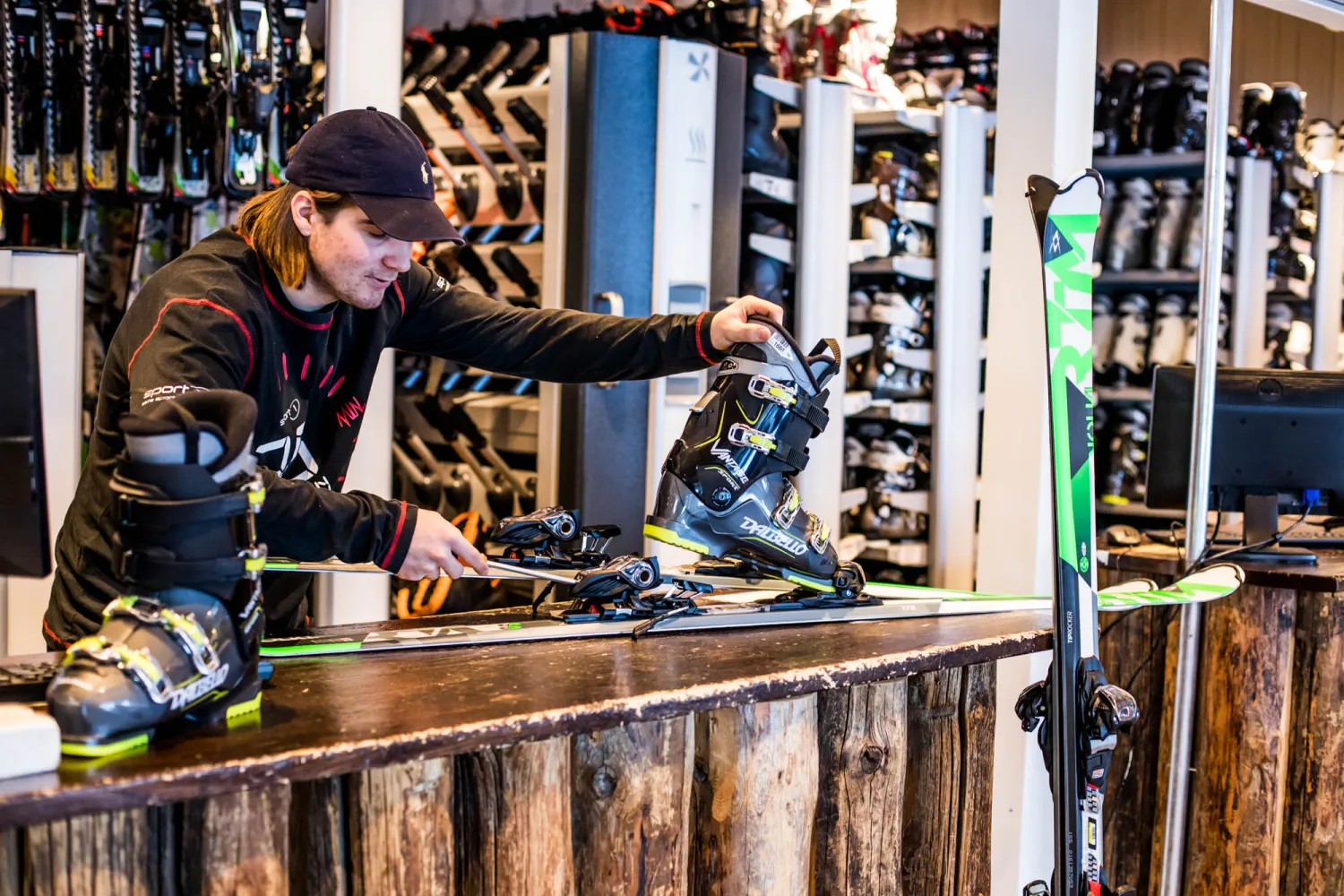 klargjøring av bindinger på ski