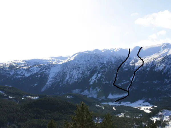 Randonee skiing to Hengjefjell