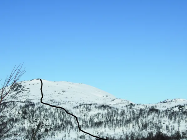 Randonee skiing to Kaldsfjødd