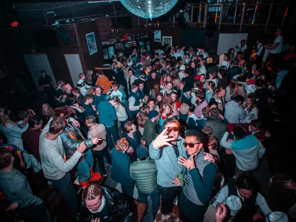 Offpiste Night Club- 2. April