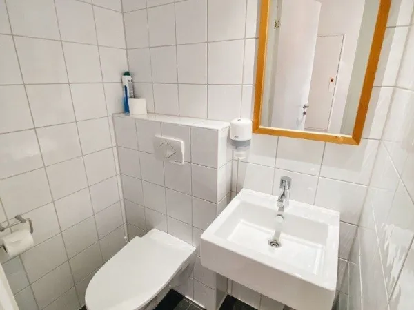 6 bed apartment