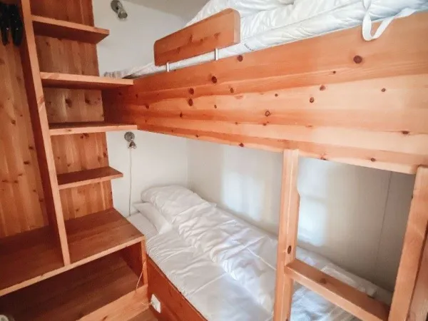 6 bed apartment