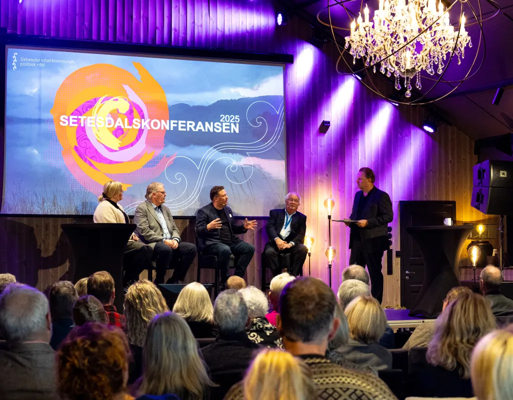 Bilde fra konferanse på Hovdestøylen