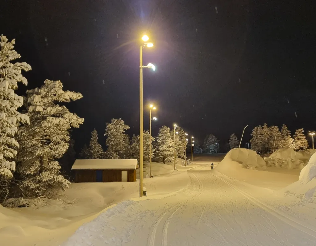Bilde fra Hovden langrennsarena om kvelden